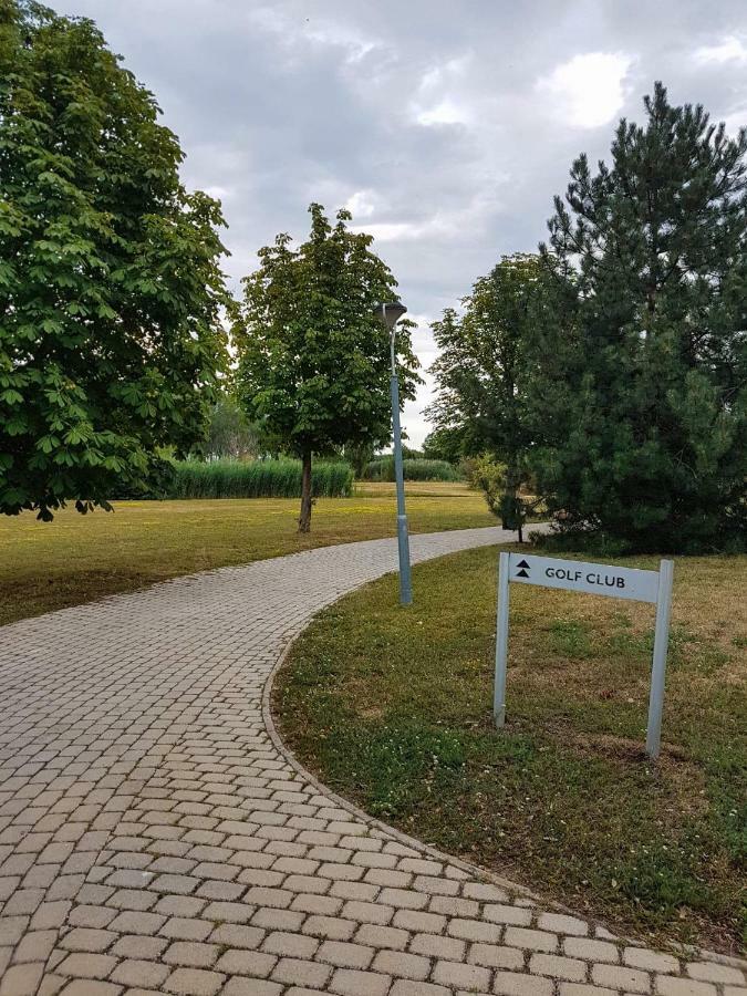 Eliza 1 Birdland Golf Apartman Bük المظهر الخارجي الصورة
