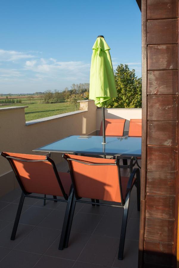Eliza 1 Birdland Golf Apartman Bük المظهر الخارجي الصورة